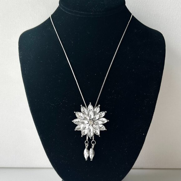 Jewelry - Vintage Crystal Flower Rhinestone Lariat Necklace